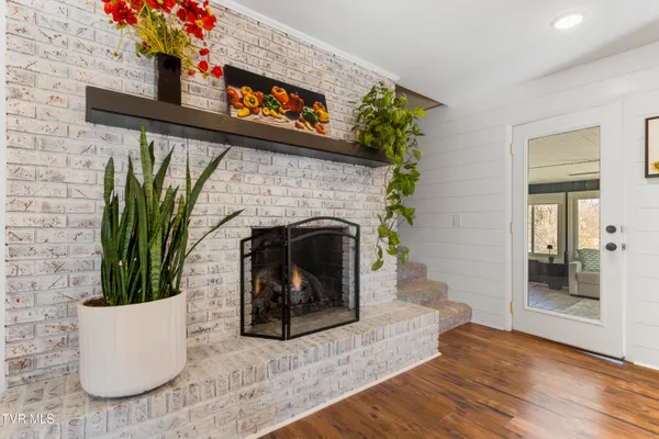 $649,900 | 2112 Knob Creek Road, Johnson City, TN 37604