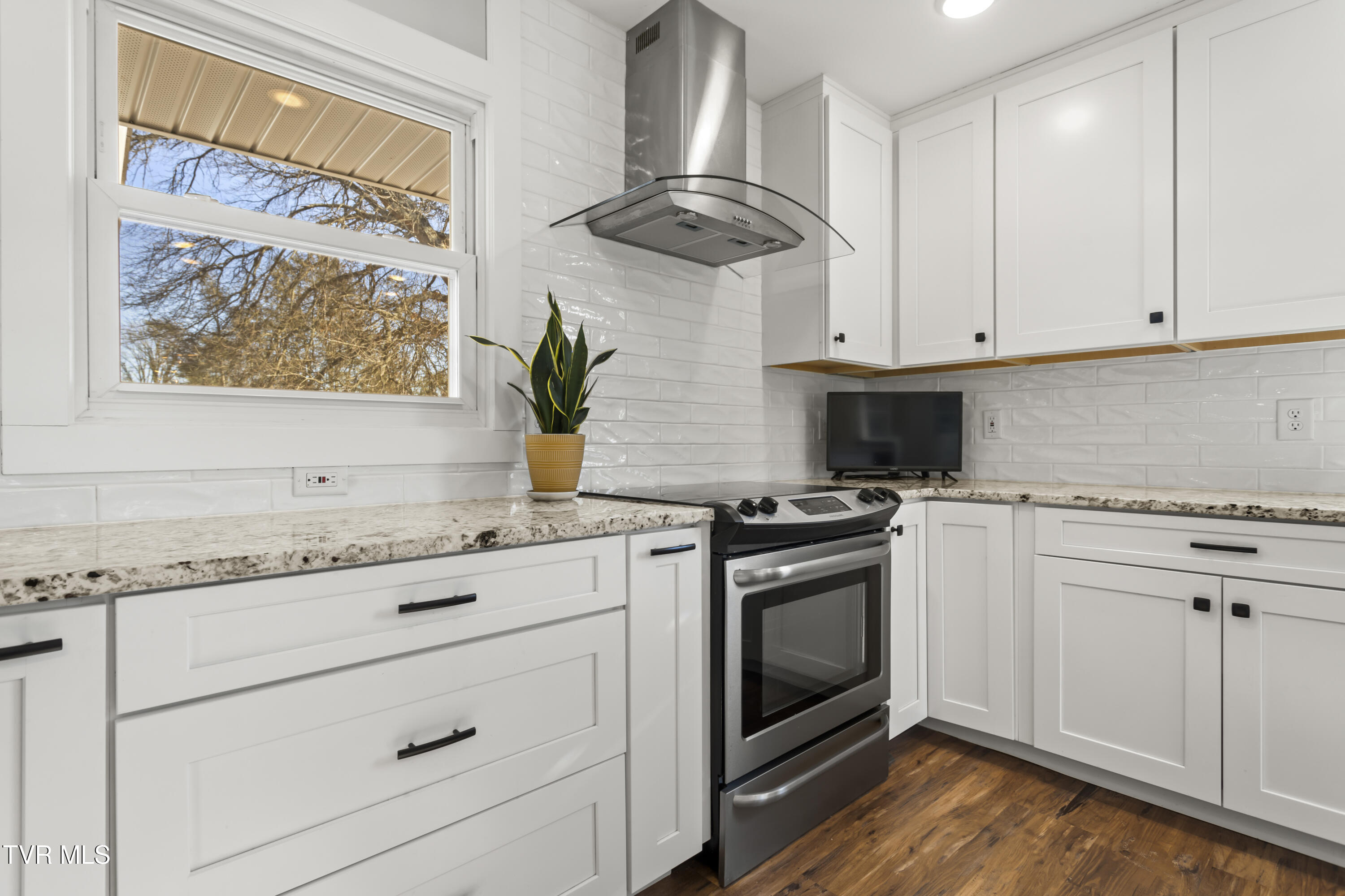 2112 Knob Creek Road Johnson City, TN 37604 - Photo 18 of 85 Kitchen