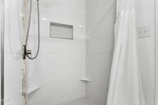 $649,900 | 2112 Knob Creek Road, Johnson City, TN 37604