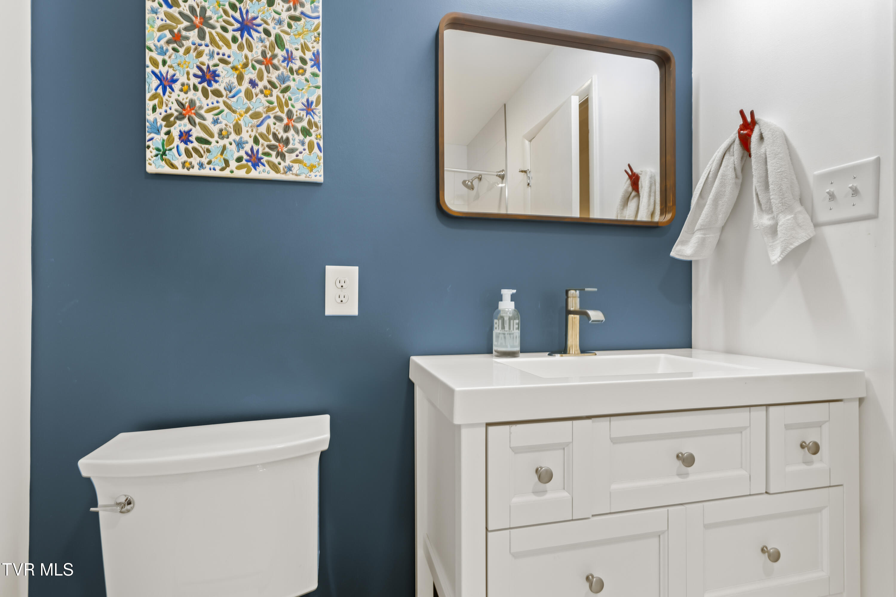 2112 Knob Creek Road Johnson City, TN 37604 - Photo 32 of 85 Full bath