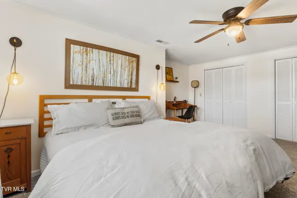 $649,900 | 2112 Knob Creek Road, Johnson City, TN 37604