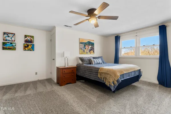 $649,900 | 2112 Knob Creek Road, Johnson City, TN 37604