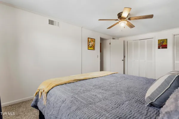 $649,900 | 2112 Knob Creek Road, Johnson City, TN 37604