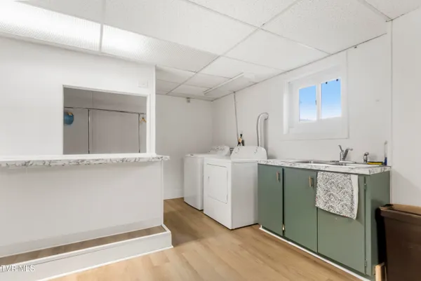 $649,900 | 2112 Knob Creek Road, Johnson City, TN 37604