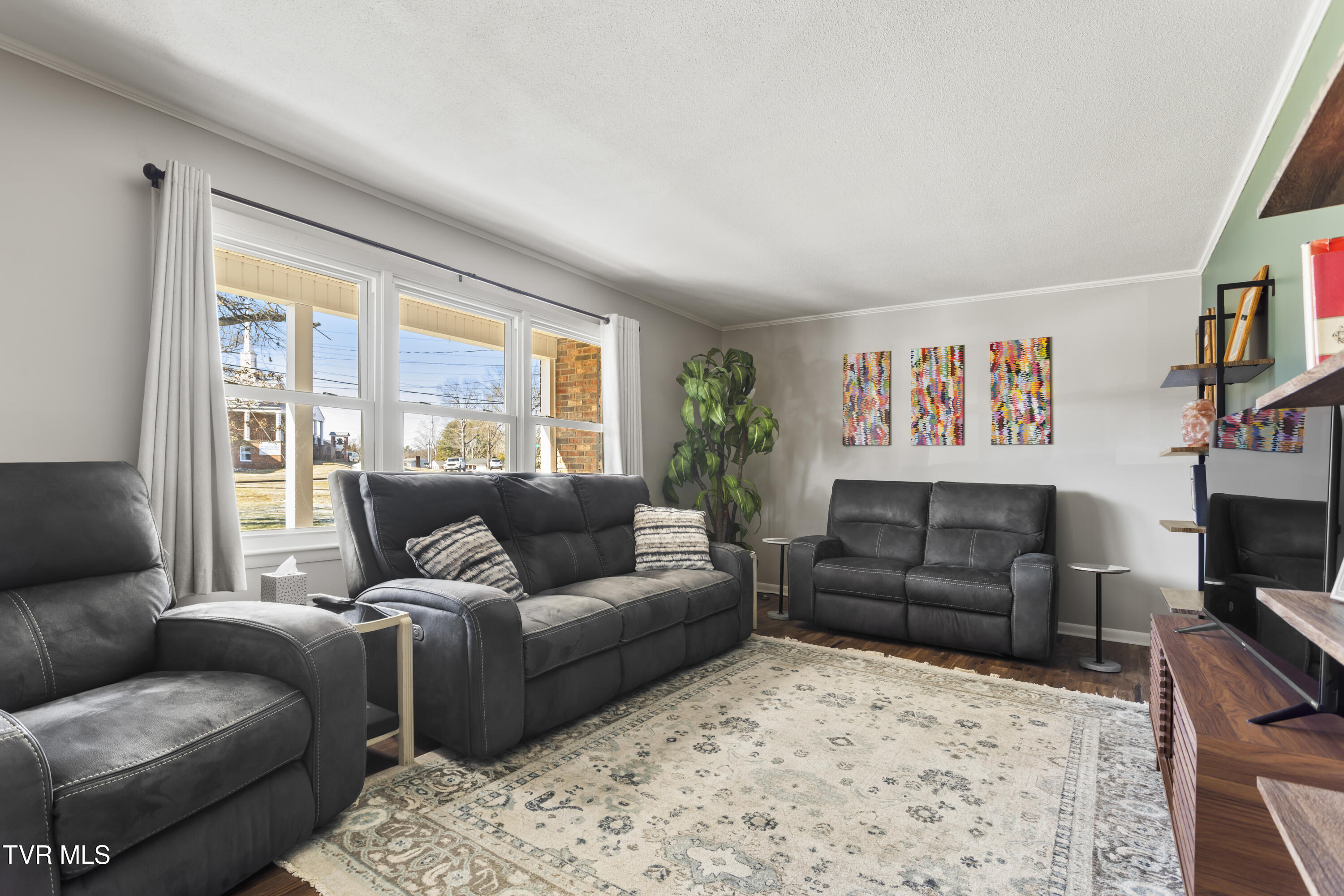 2112 Knob Creek Road Johnson City, TN 37604 - Photo 6 of 85 Living Room