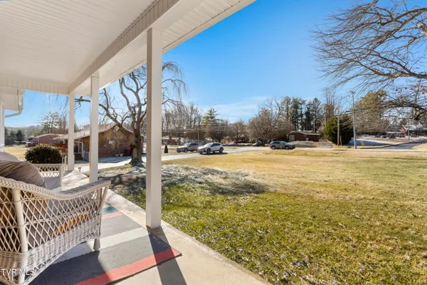 $649,900 | 2112 Knob Creek Road, Johnson City, TN 37604