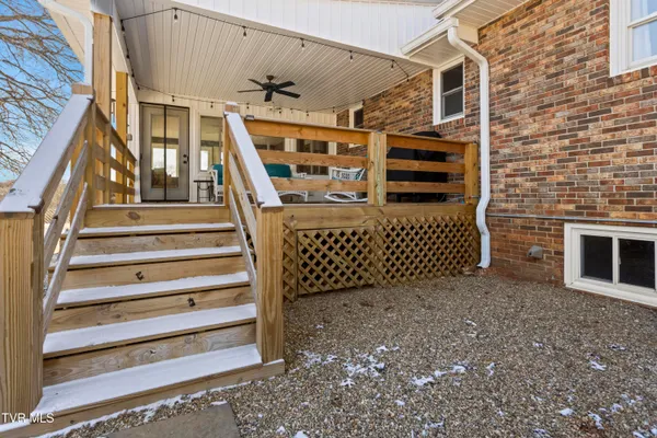 $649,900 | 2112 Knob Creek Road, Johnson City, TN 37604