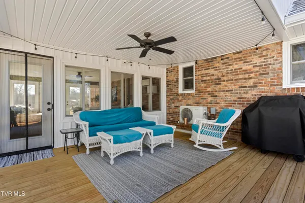 $649,900 | 2112 Knob Creek Road, Johnson City, TN 37604