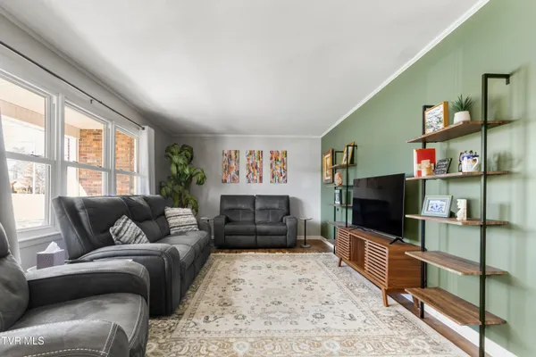 $649,900 | 2112 Knob Creek Road, Johnson City, TN 37604