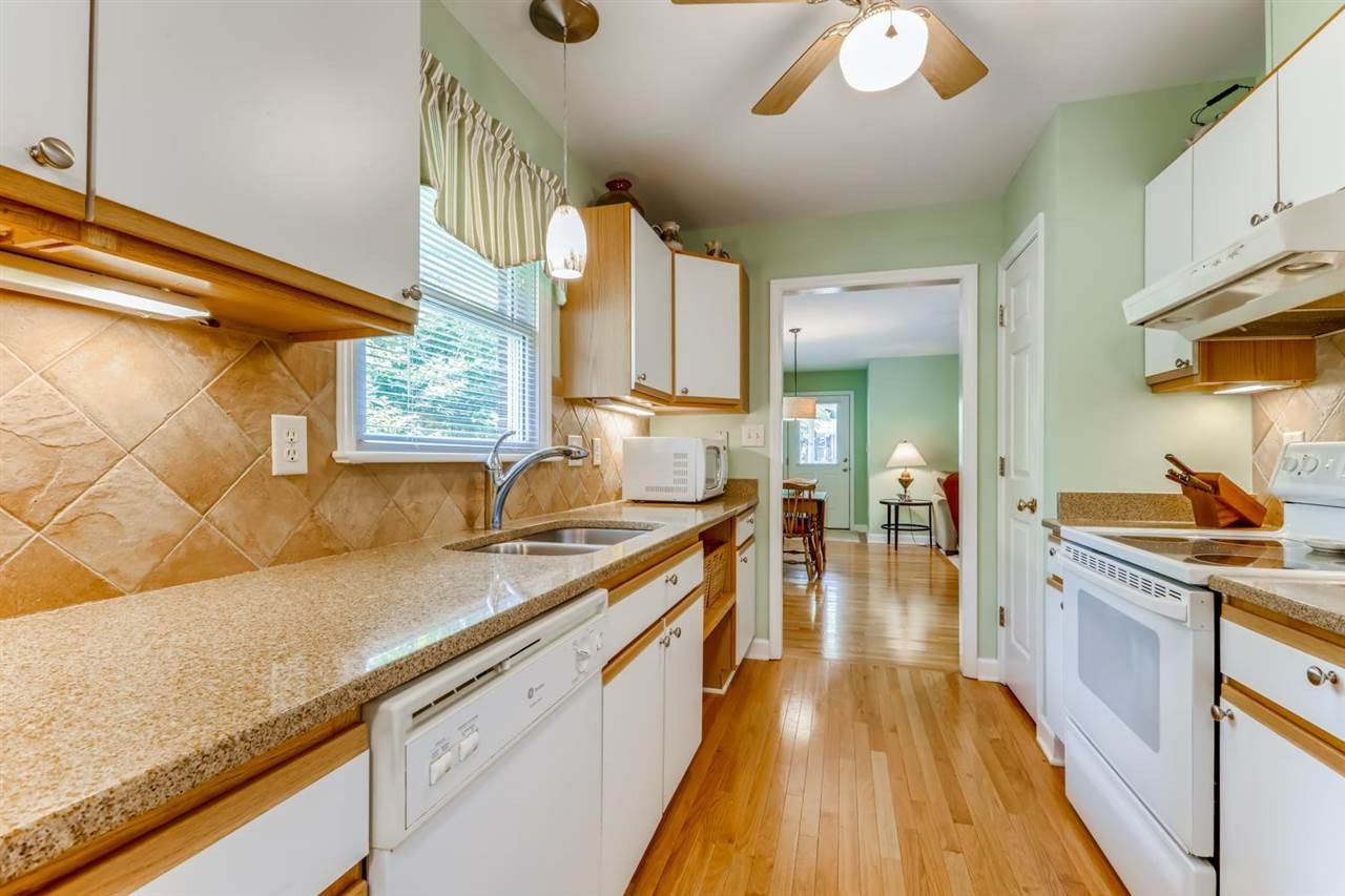 1405 Geneva Street Raleigh, NC 27606 - Photo 21 of 30 Apartment kitchen
