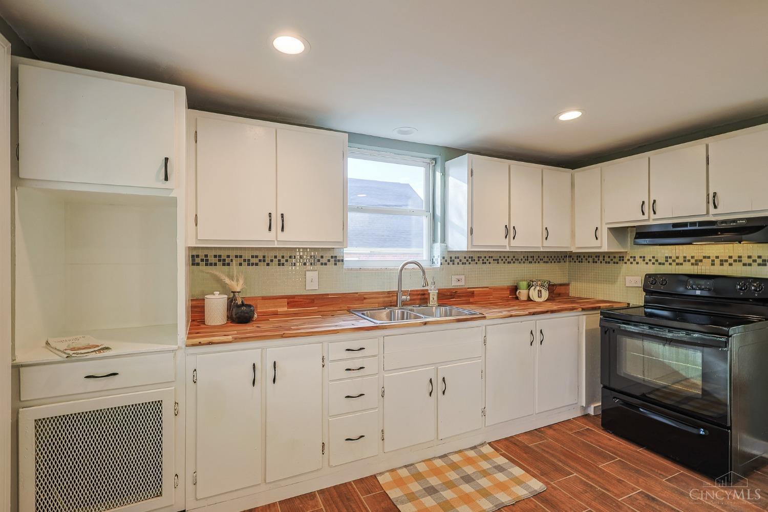 6754 Cheviot Road Cincinnati, OH 45247 - Photo 13 of 28
