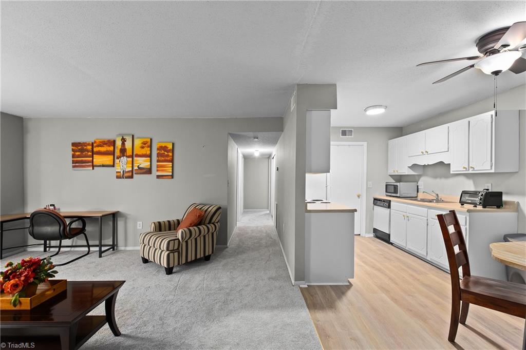 2250 Sunderland Road, Unit 23B Winston-Salem, NC 27103 - Photo 2 of 15