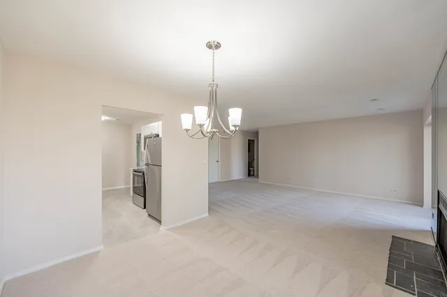 $294,900 | 3050 Pheasant Creek Drive, Unit 407, Northbrook, IL 60062