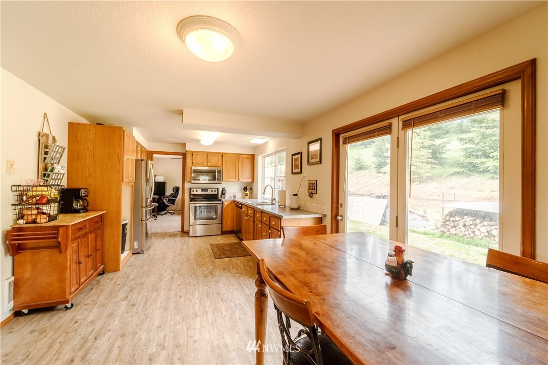 294 Sears Road Winlock, WA 98596 - Photo 11 of 32