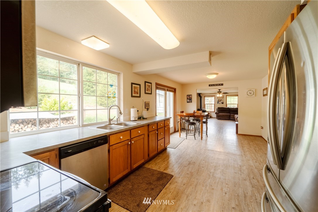 294 Sears Road Winlock, WA 98596 - Photo 12 of 32