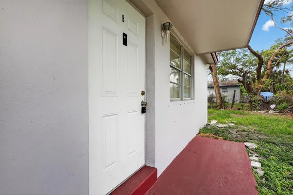 $1,650 | 125 Northwest 12th Avenue, Unit B, Dania Beach, FL 33004