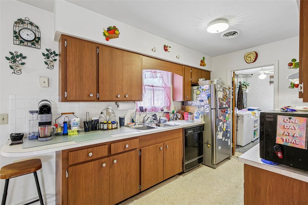 2210 Gentian Road Venice, FL 34293 - Photo 14 of 29 Gallery Image 14