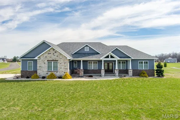 $635,000 | 6602 Golden Raintree Avenue, Edwardsville, IL 62025