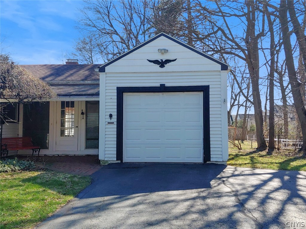 200 Ambergate Road Syracuse, NY 13214 - Photo 4 of 11