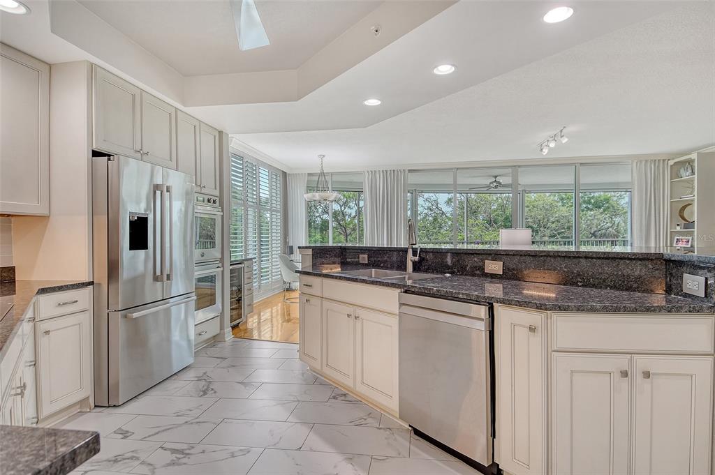 401 North Point Road, Unit 304 Osprey, FL 34229 - Photo 28 of 95