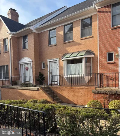 $725,000 | 207B Locust Street Southeast, Vienna, VA 22180