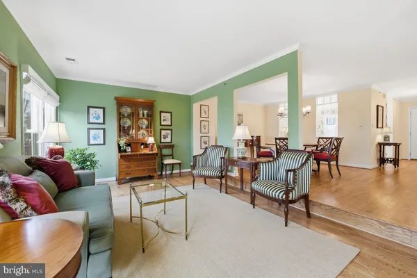 $753,750 | 207B Locust Street Southeast, Vienna, VA 22180