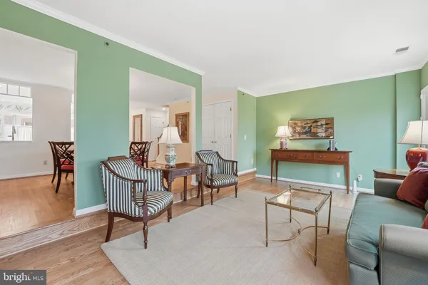 $753,750 | 207B Locust Street Southeast, Vienna, VA 22180