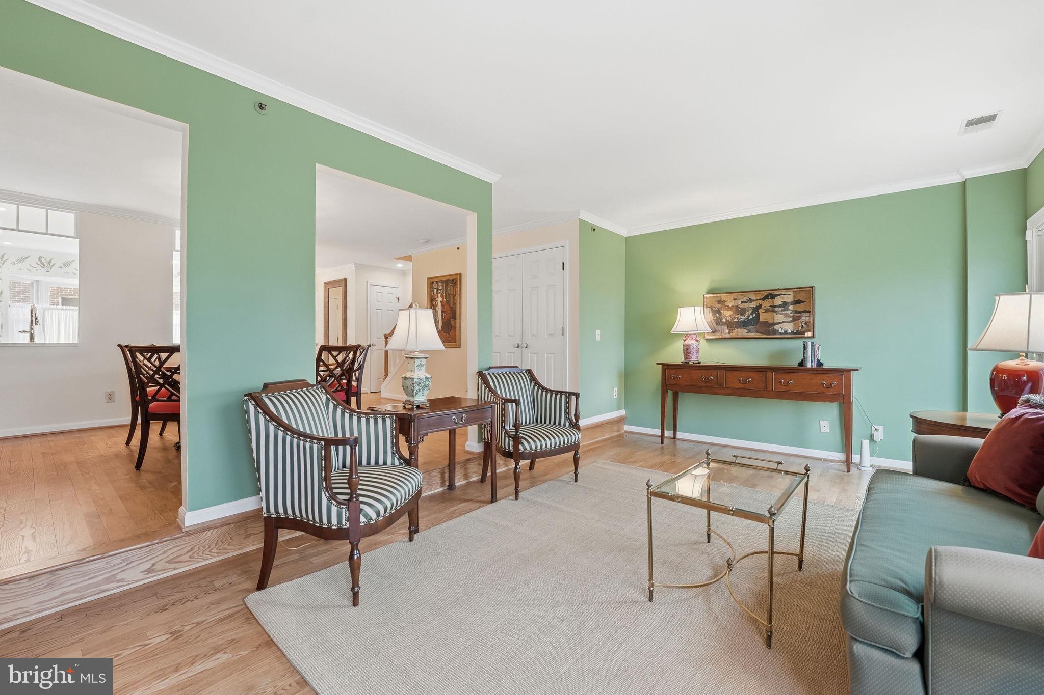 207B Locust Street Southeast Vienna, VA 22180 - Photo 12 of 33