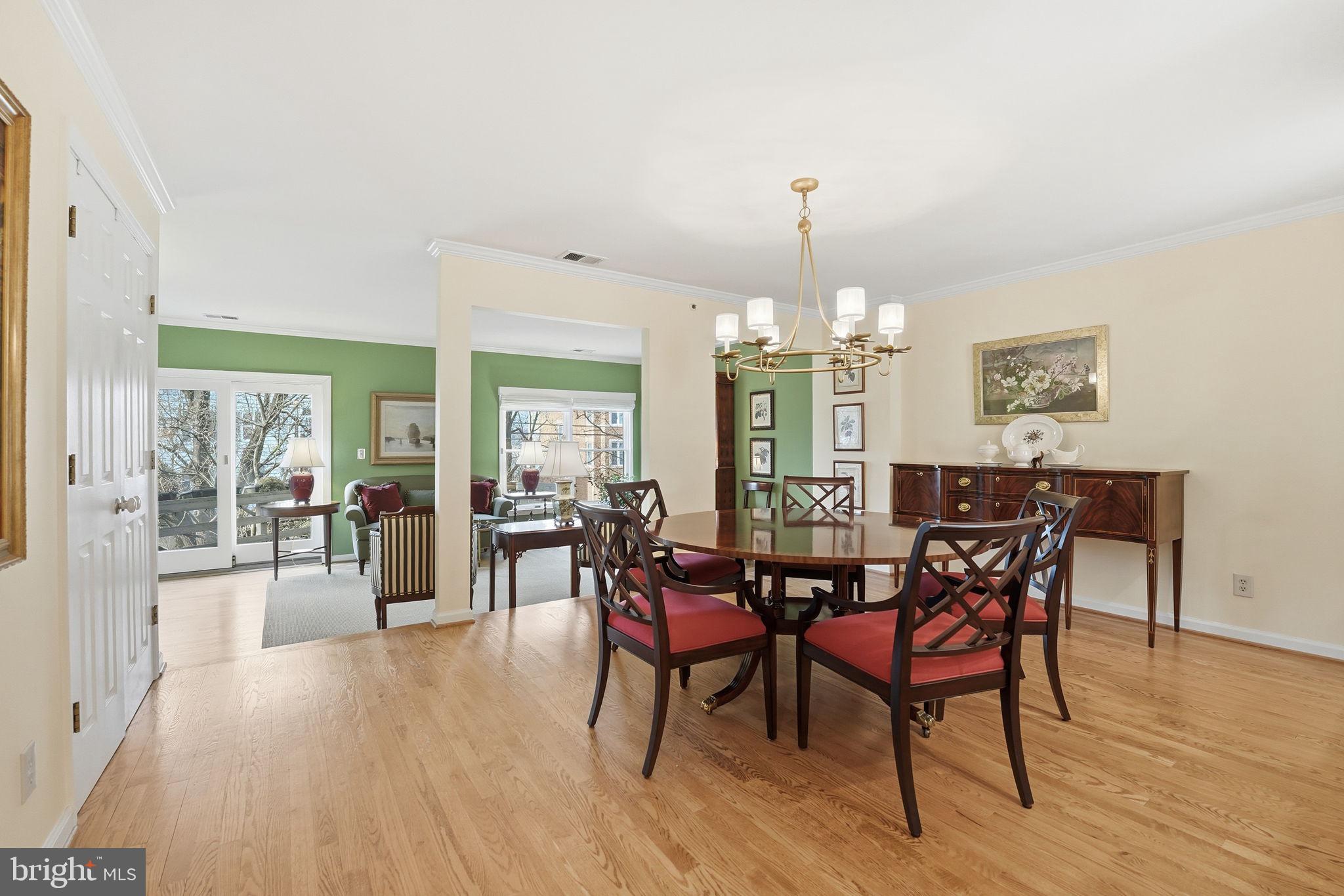 207B Locust Street Southeast Vienna, VA 22180 - Photo 13 of 33 Large dining room