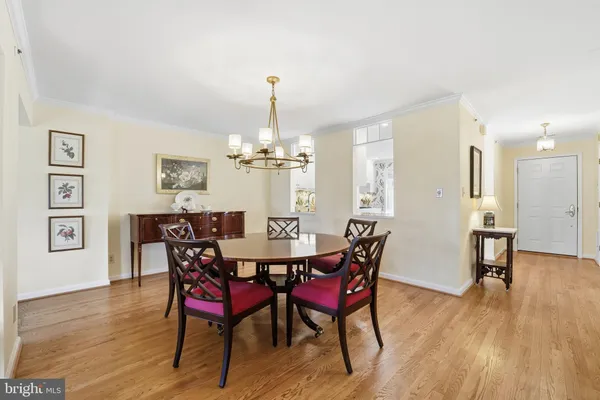 $753,750 | 207B Locust Street Southeast, Vienna, VA 22180