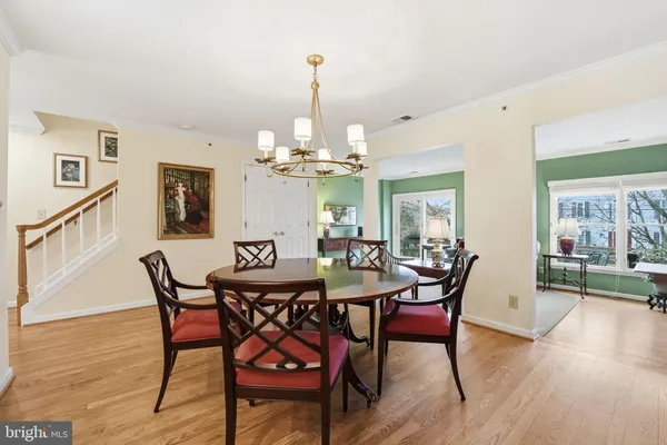 $753,750 | 207B Locust Street Southeast, Vienna, VA 22180