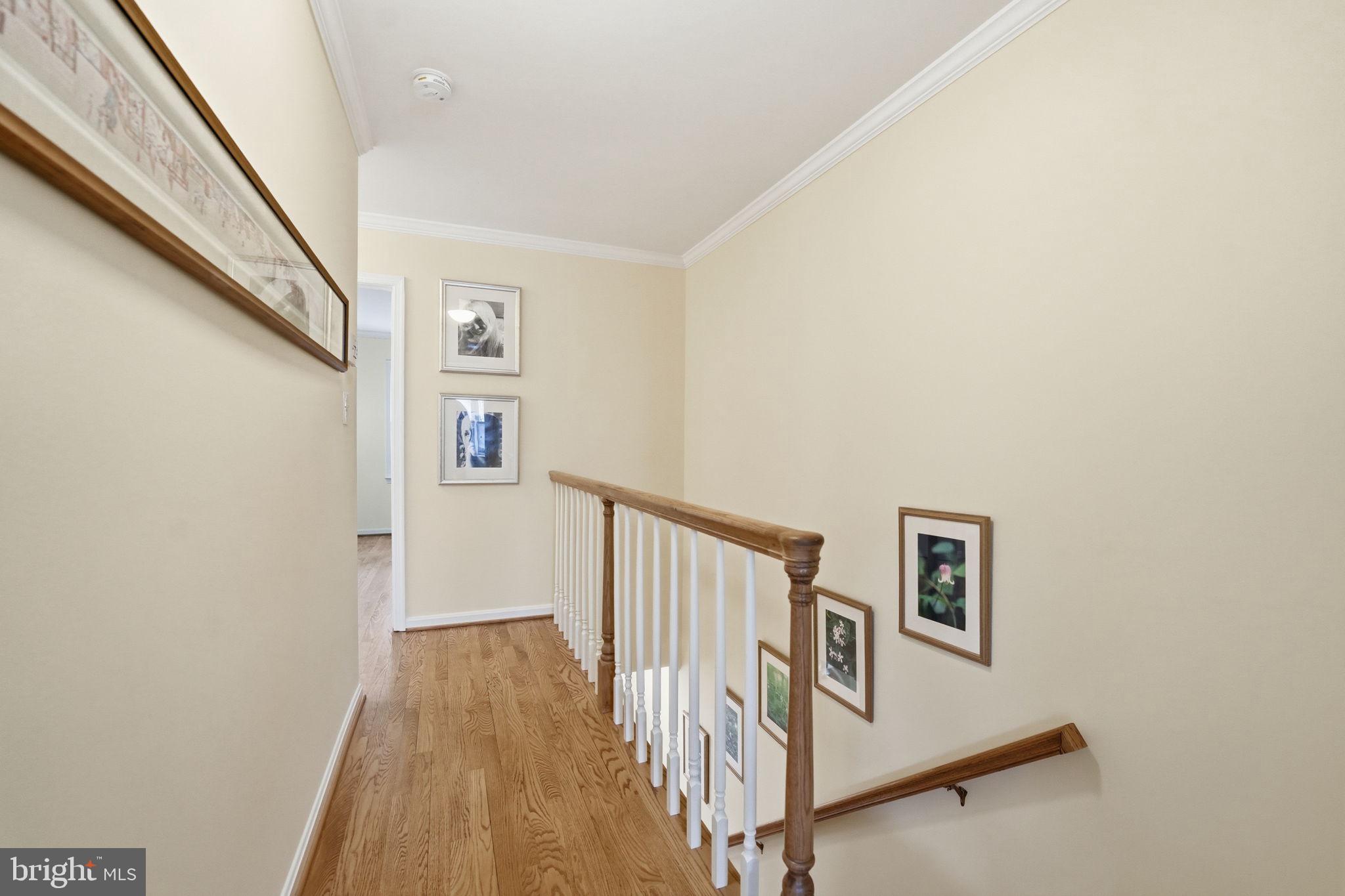 207B Locust Street Southeast Vienna, VA 22180 - Photo 17 of 33 Upstairs hallway