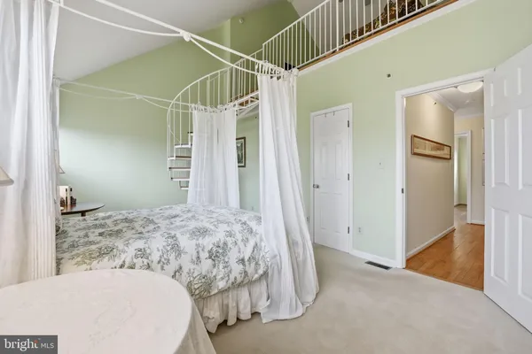 $753,750 | 207B Locust Street Southeast, Vienna, VA 22180