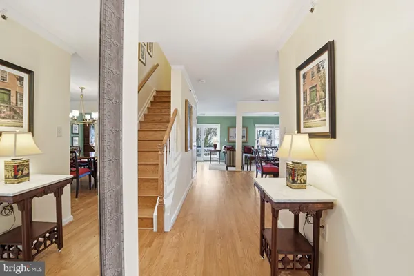 $753,750 | 207B Locust Street Southeast, Vienna, VA 22180