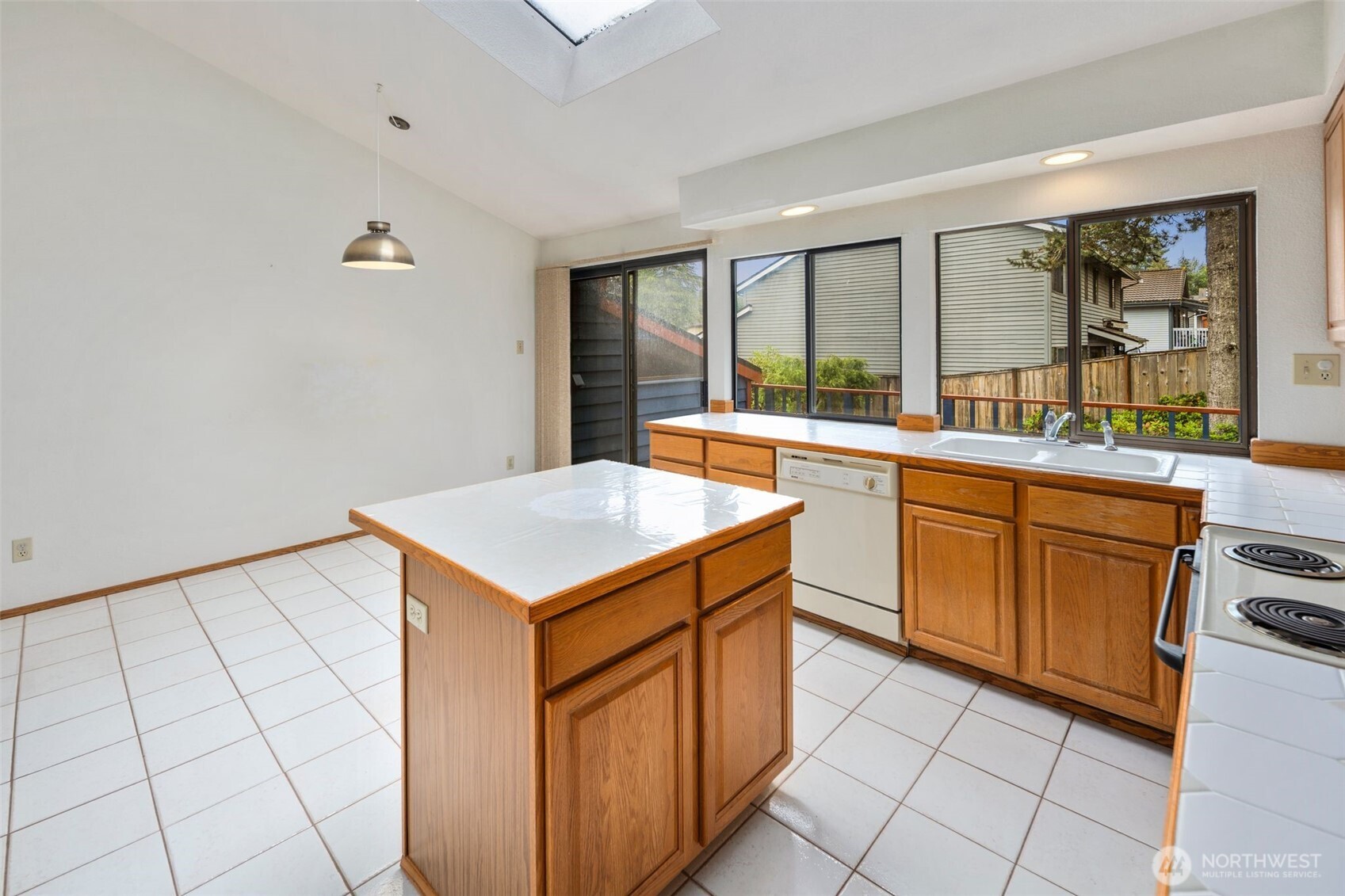 15915 Southeast 166th Place Renton, WA 98058 - Photo 17 of 40 Gallery Image 17
