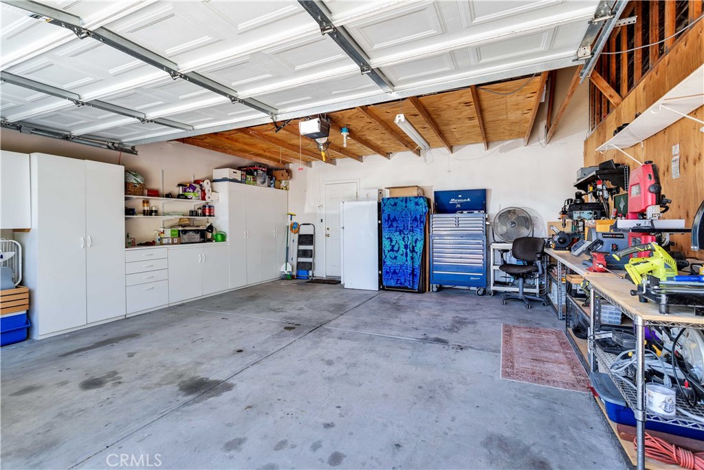 57490 Redondo Street Yucca Valley, CA 92284 - Photo 31 of 60 a view of garage