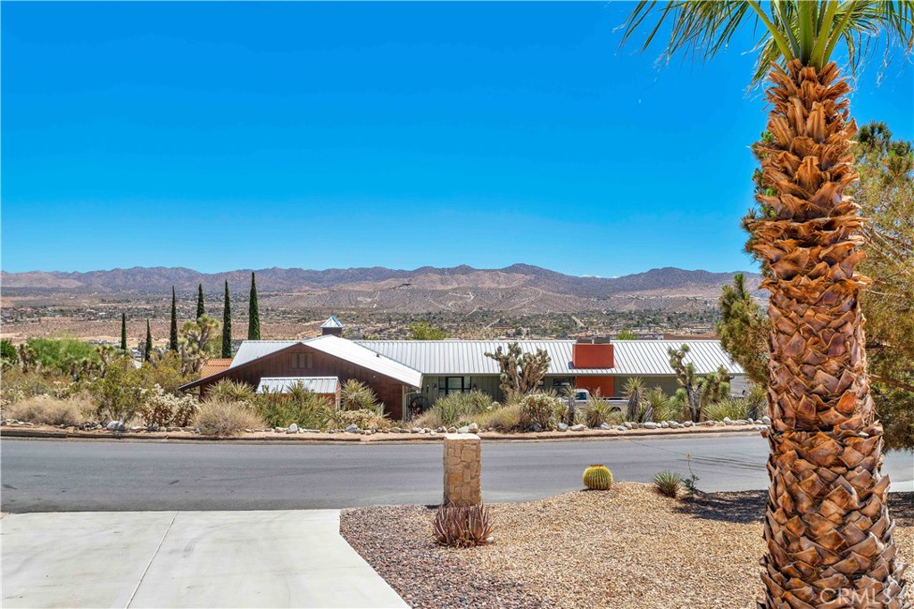 57490 Redondo Street Yucca Valley, CA 92284 - Photo 8 of 60 a view of a city