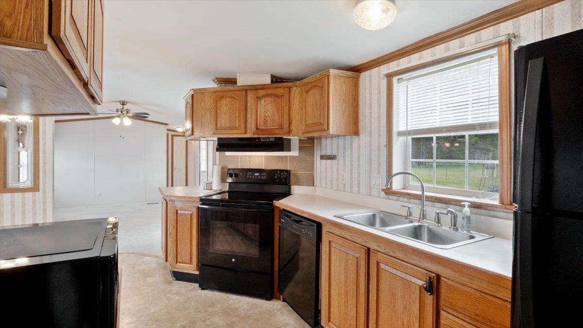 70 Caddy Drive Salem, NH 03079 - Photo 15 of 29