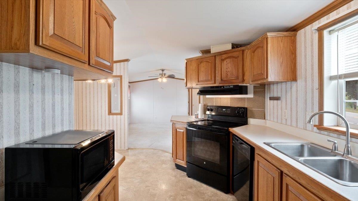 70 Caddy Drive Salem, NH 03079 - Photo 16 of 29