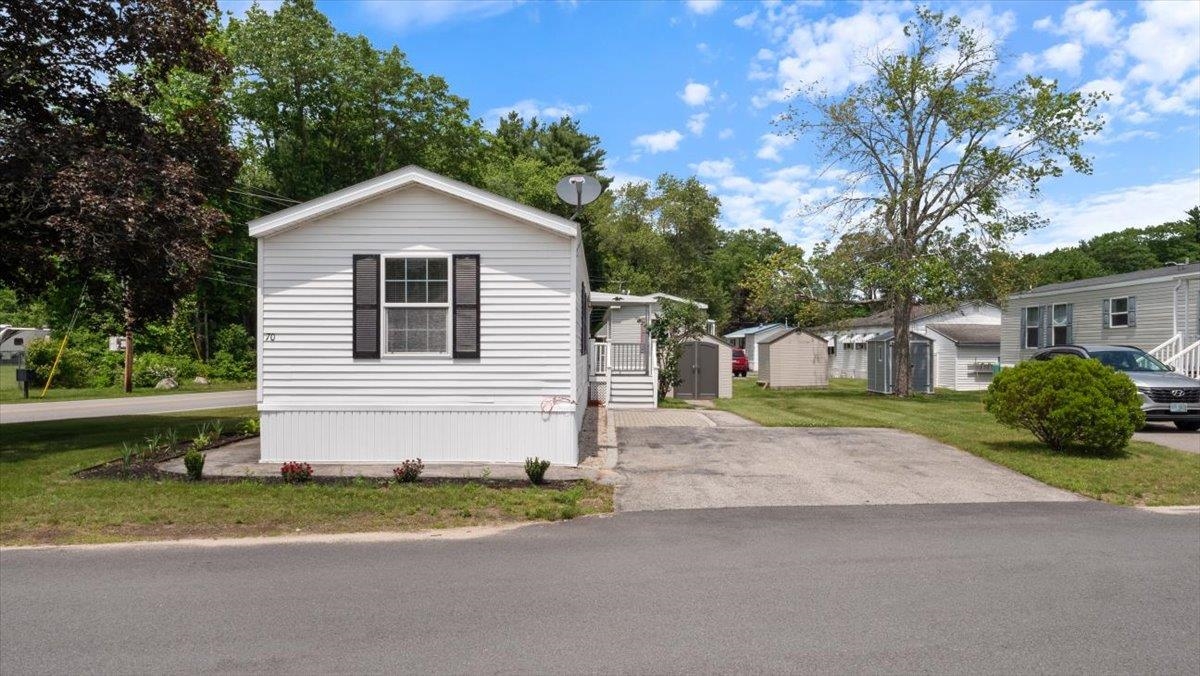70 Caddy Drive Salem, NH 03079 - Photo 2 of 29