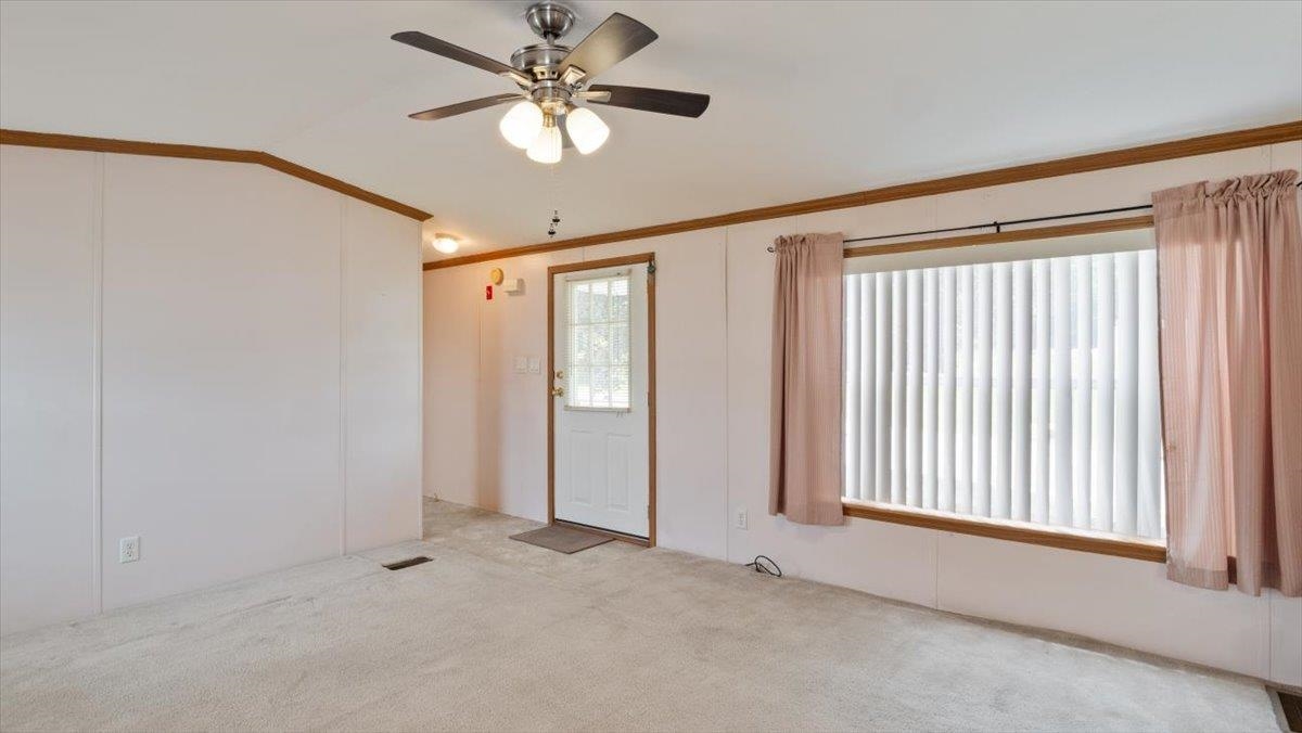 70 Caddy Drive Salem, NH 03079 - Photo 5 of 29