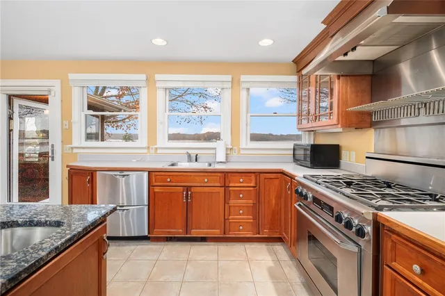 $5,000 | 14 Betty Hill Road, Narragansett, RI 02882