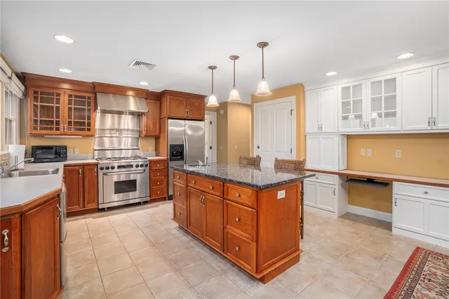 $5,000 | 14 Betty Hill Road, Narragansett, RI 02882