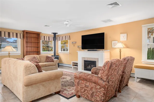 $5,000 | 14 Betty Hill Road, Narragansett, RI 02882