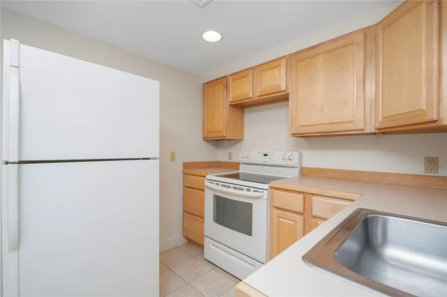 $5,000 | 14 Betty Hill Road, Narragansett, RI 02882