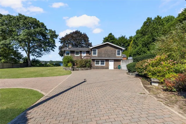 $5,000 | 14 Betty Hill Road, Narragansett, RI 02882