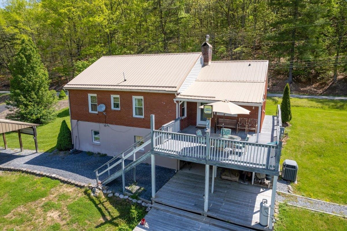 5612 Jackson River Road Hot Springs, VA 24445 - Photo 3 of 53 Gallery Image 3