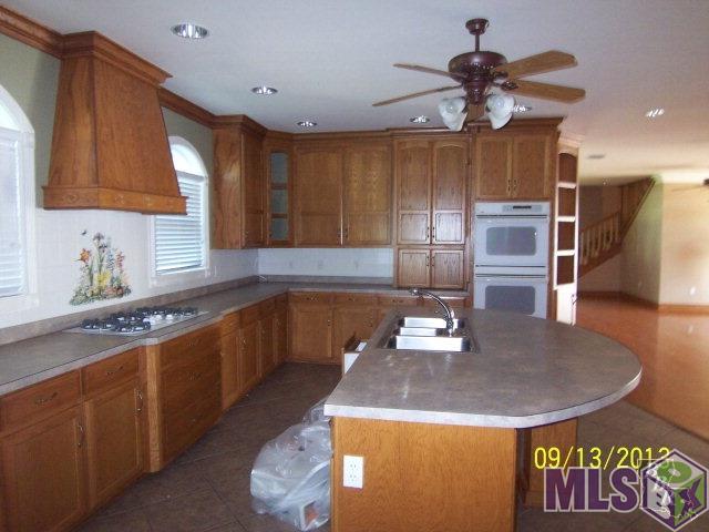 747 Highway 653 Raceland, LA 70394 - Photo 4 of 18 Kitchen
