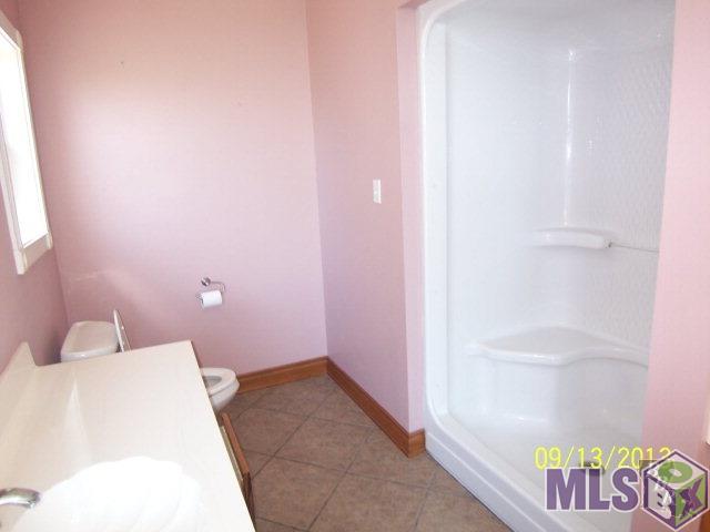 747 Highway 653 Raceland, LA 70394 - Photo 7 of 18 Master Shower