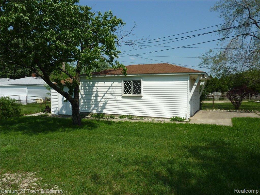12885 12 Mile Road Warren, MI 48088 - Photo 20 of 21 Garage & Shed